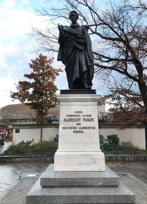 Albrecht Daniel Thaer, Begründer der Agrarwissenschaften (1752-1828) (Statue) (Leipzig)
