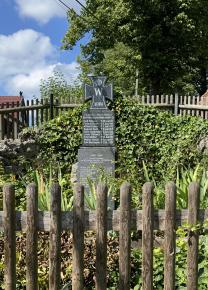 Kriegerdenkmal (Großbockedra/Hügelland-Täler (VG))