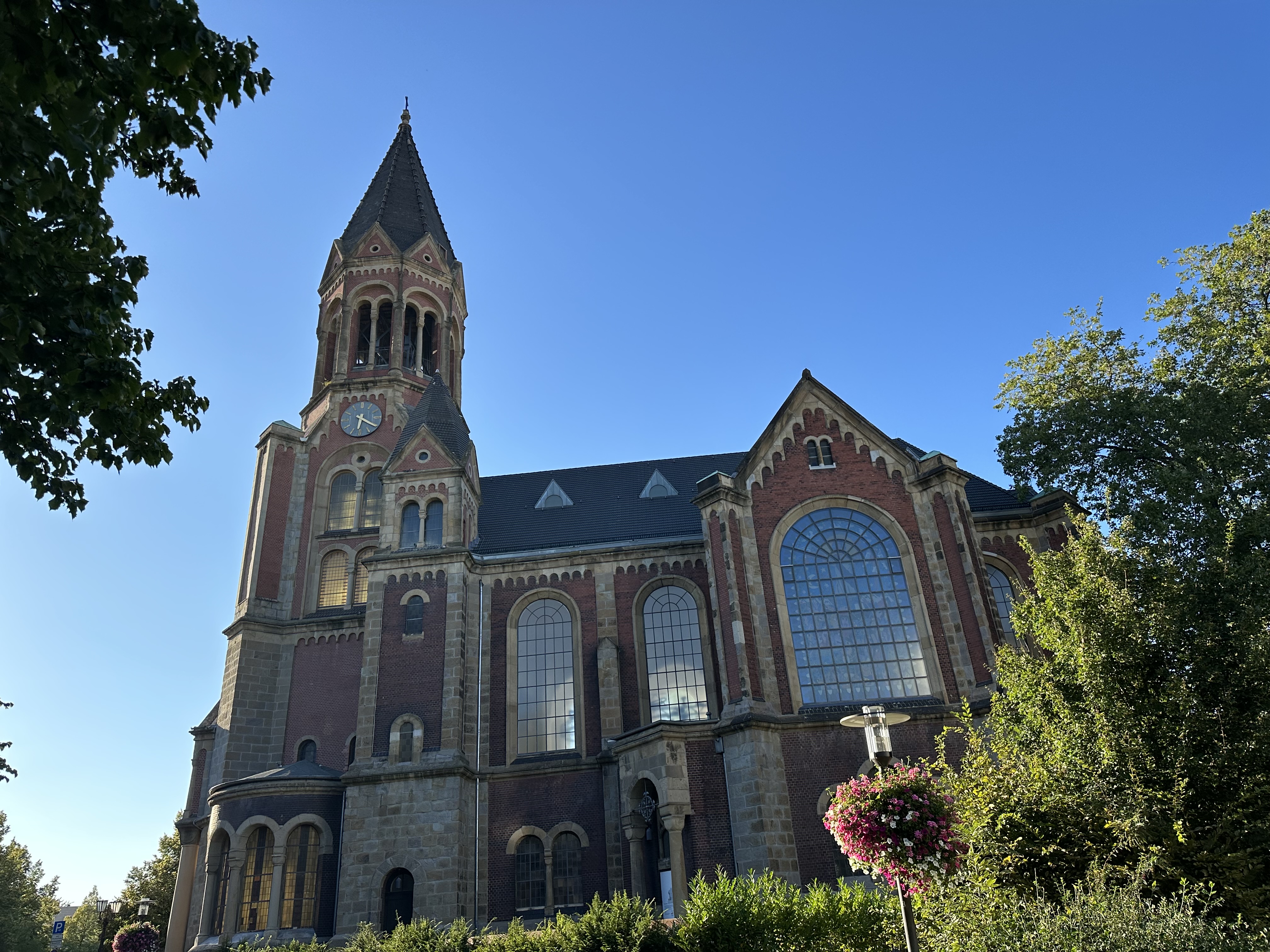 Kreuzeskirche (Essen)